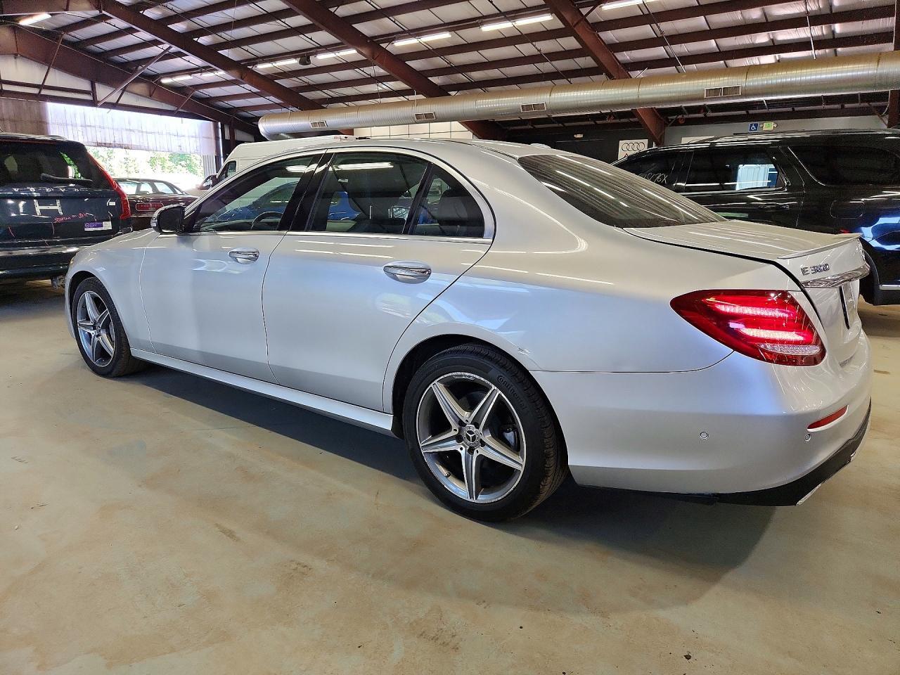 2017 Mercedes-Benz E 300 4Matic - Фото 2