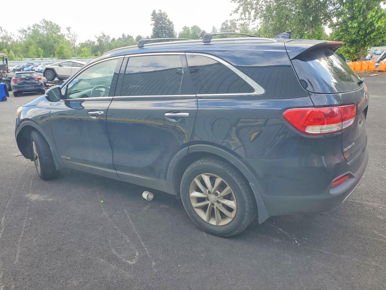 2016 Kia Sorento Ex - Image 2