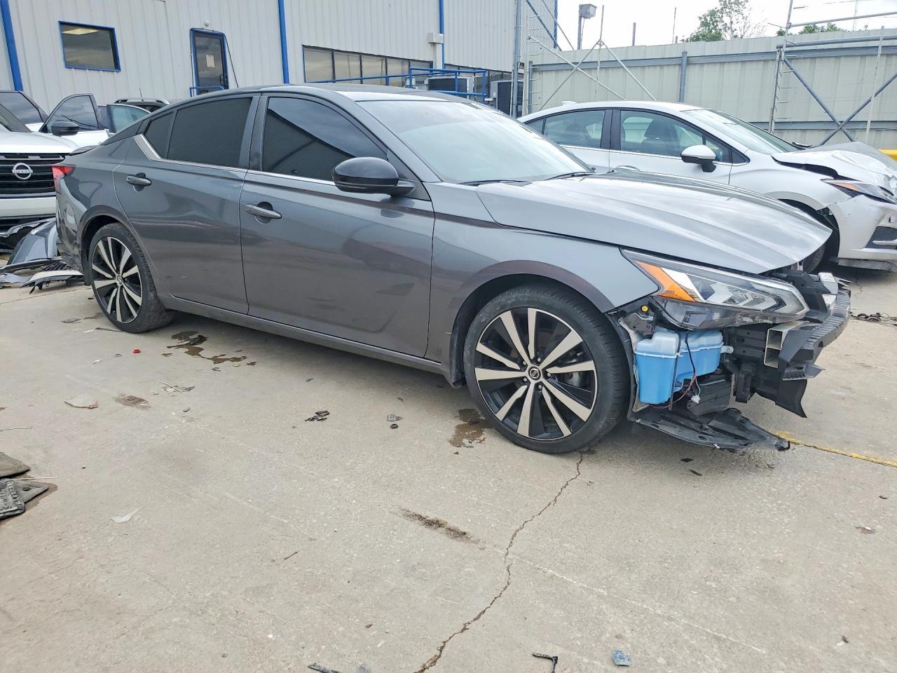 2020 Nissan Altima Sr - Image 4