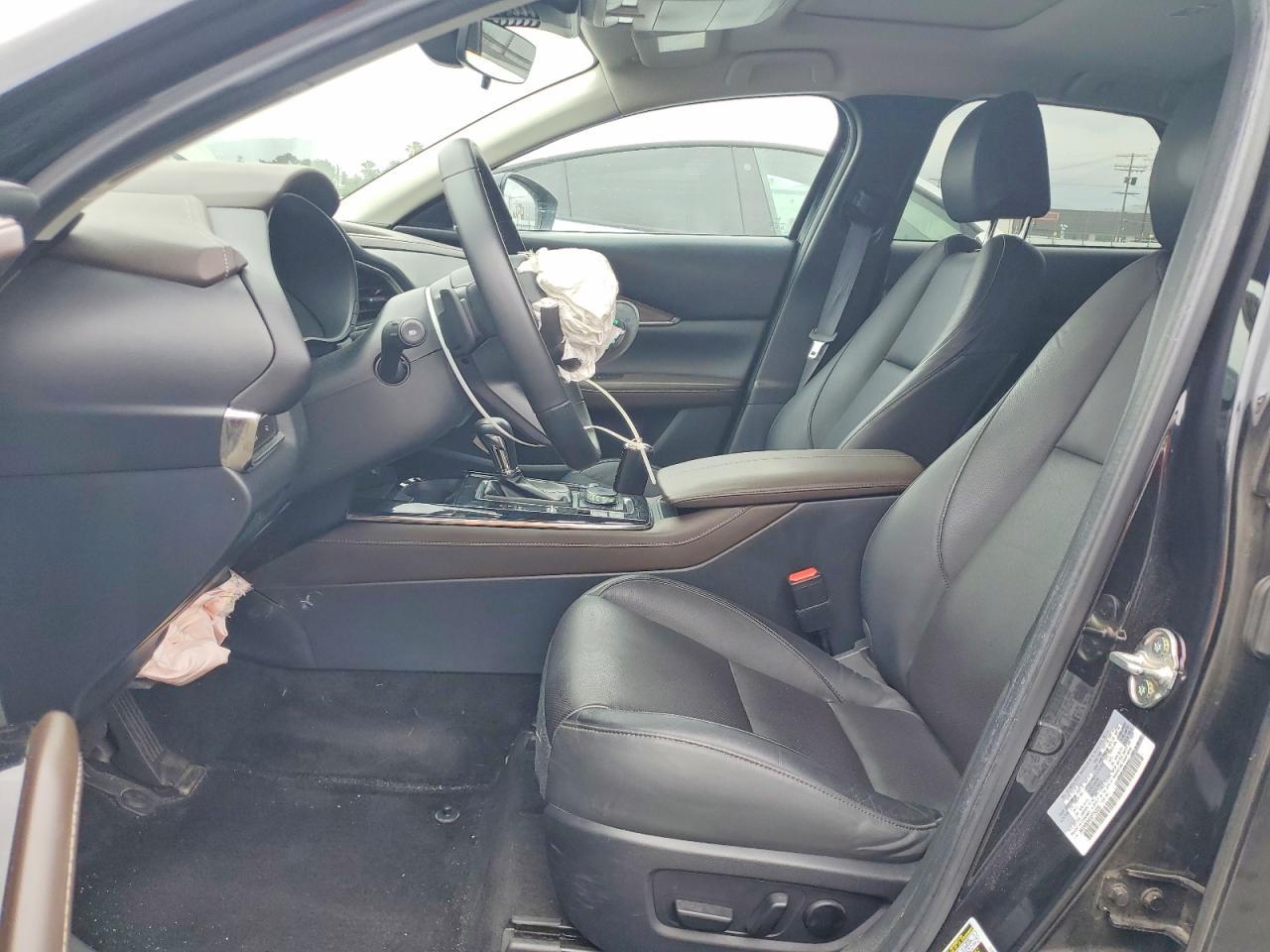 2025 Mazda Cx-30 Premium - Image 7