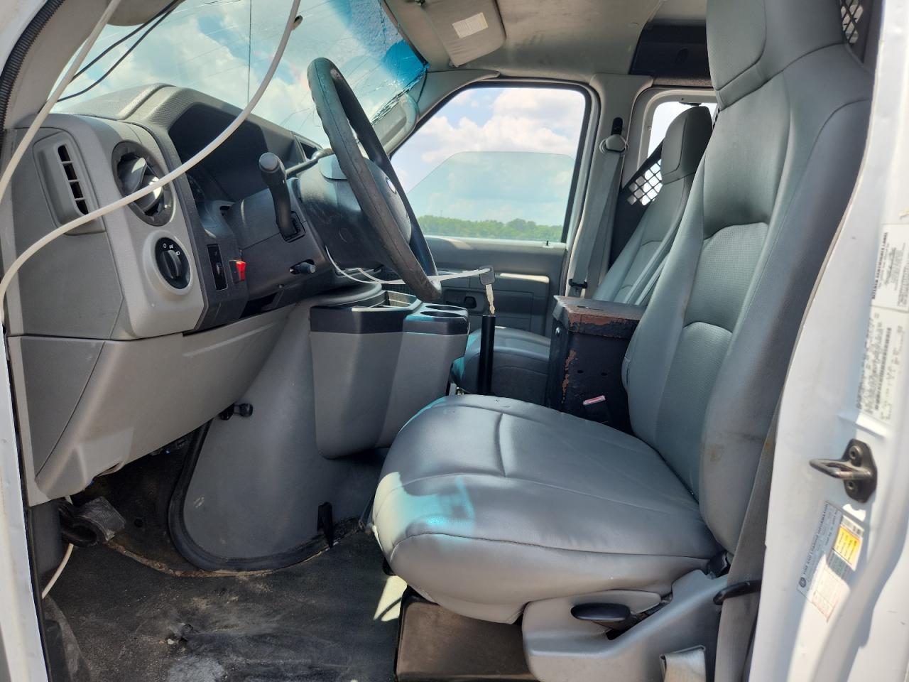 2011 Ford Econoline E150 Van - Фото 7
