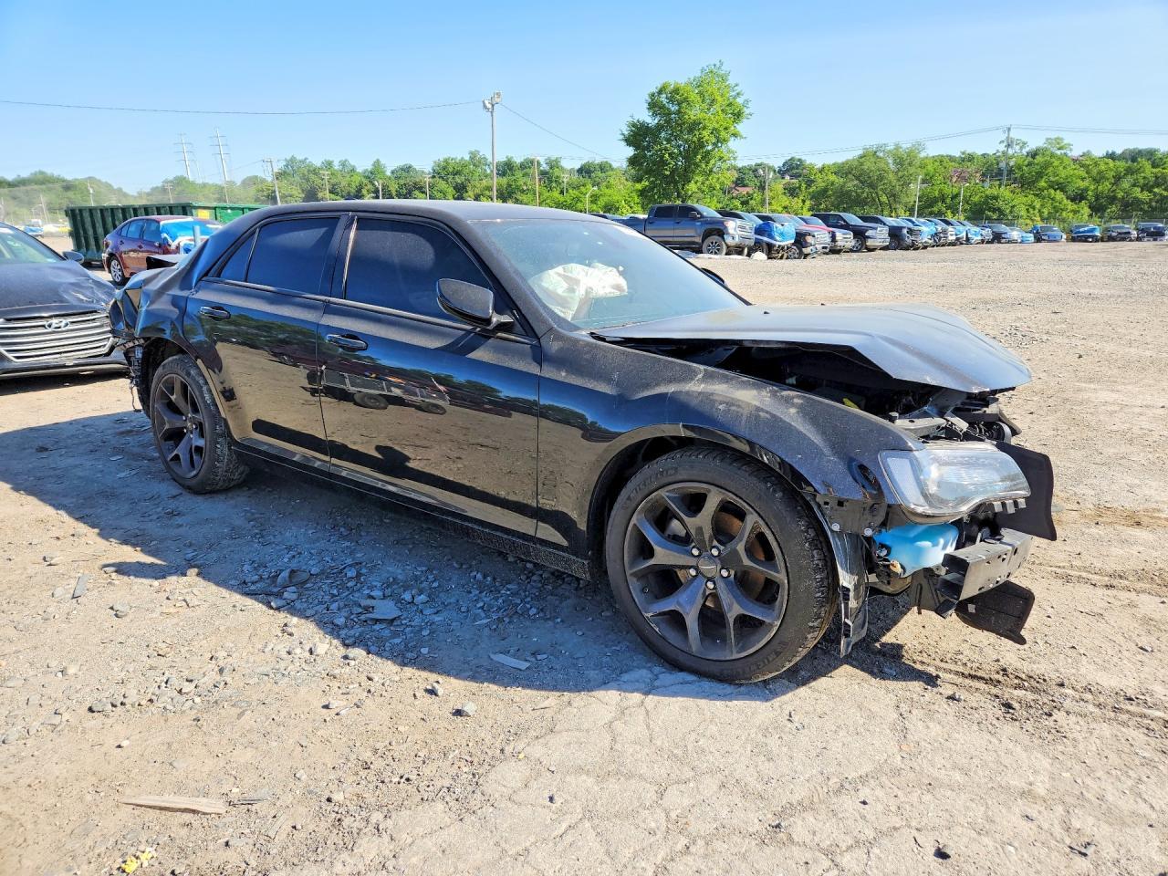2022 Chrysler 300 S - Фото 4