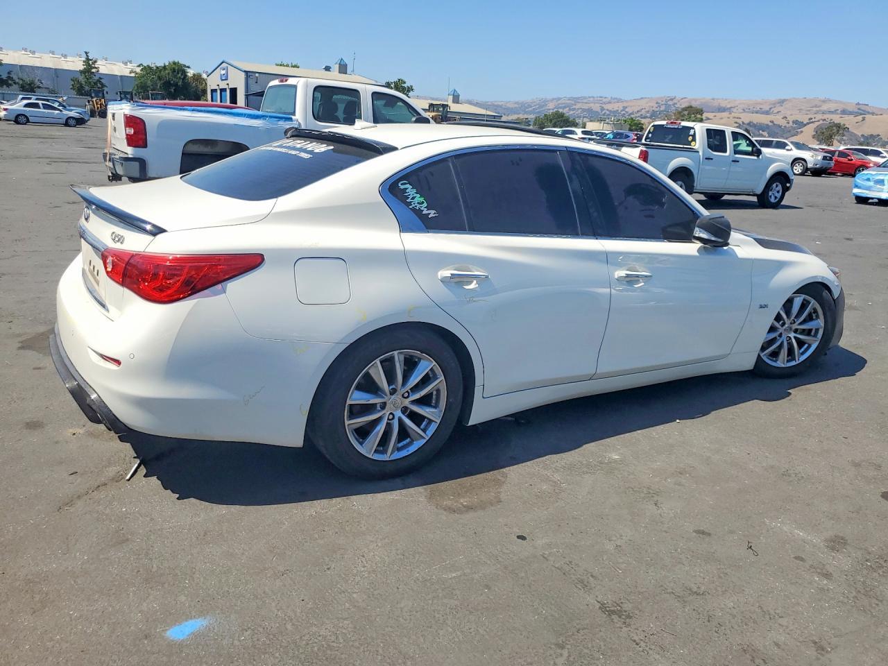 2017 Infiniti Q50 3.0T Premium - Фото 3