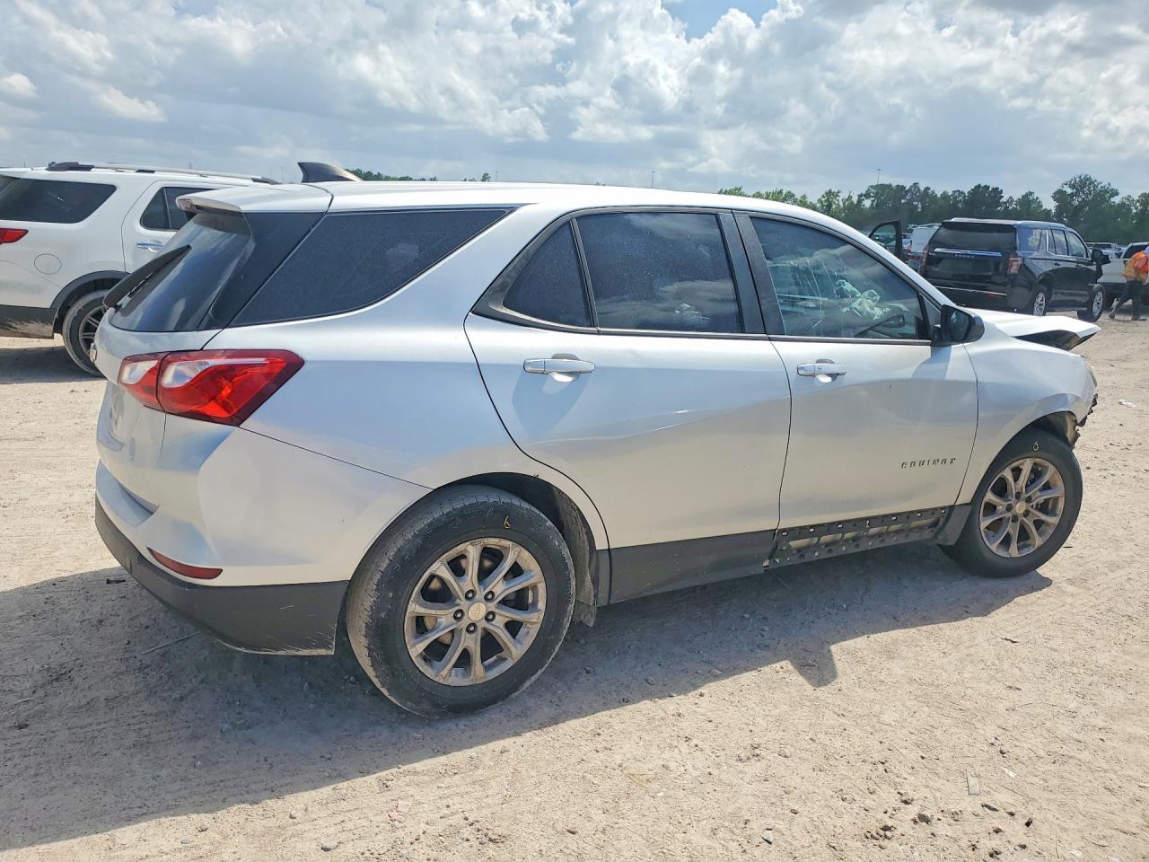 2020 Chevrolet Equinox Ls - Фото 3