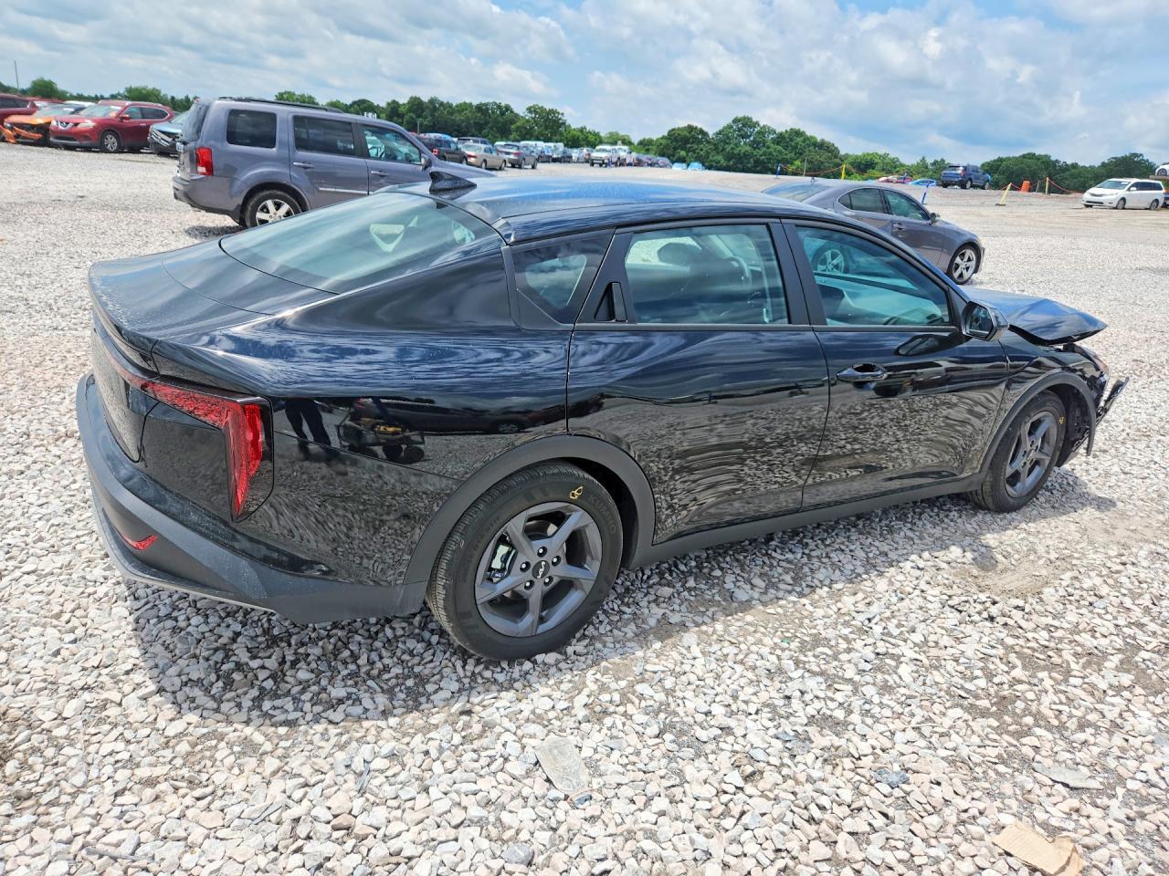 2026 Kia K4 Lxs - Image 3