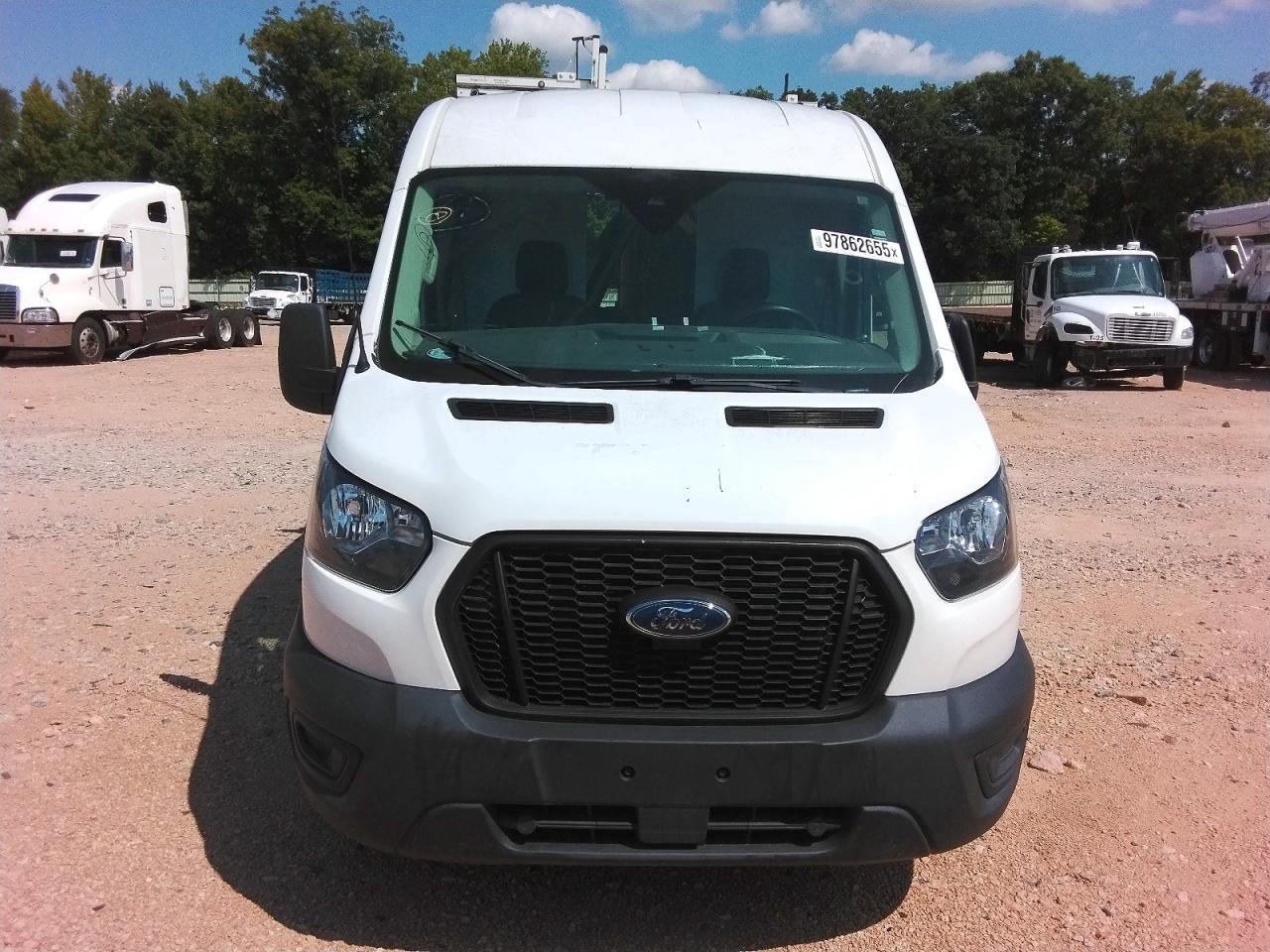 2022 Ford Transit 250 Utility / Service Van - Image 5