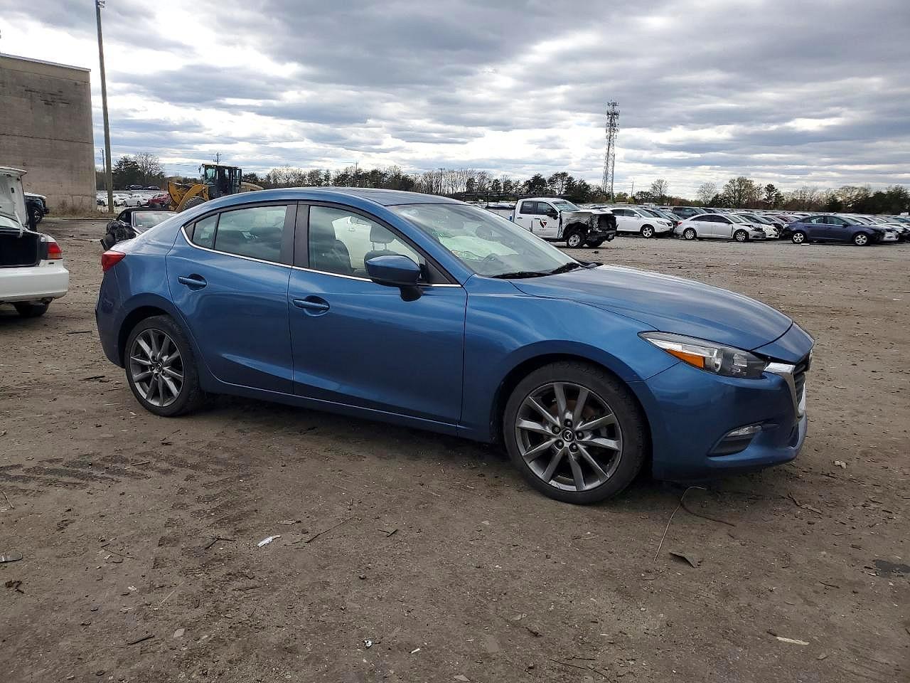 2018 Mazda 3 - Image 4
