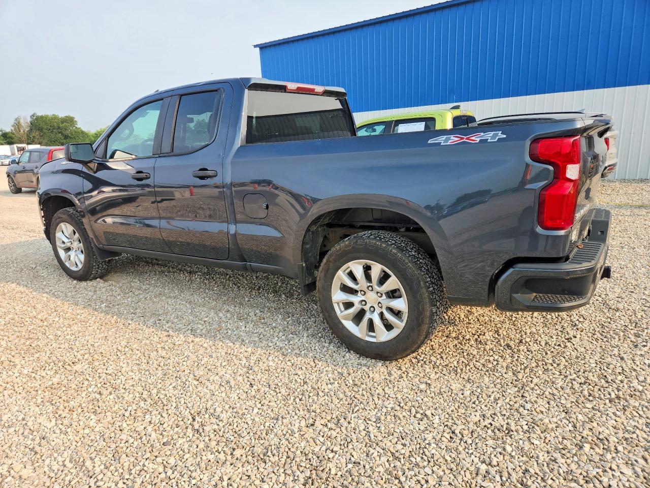 2020 Chevrolet Silverado K1500 Custom - Фото 2
