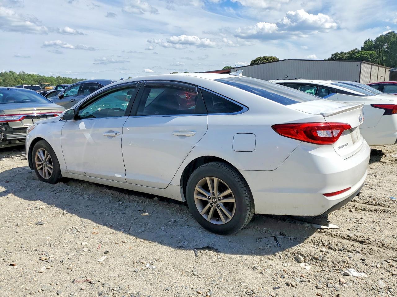 2016 Hyundai Sonata Se - Фото 2