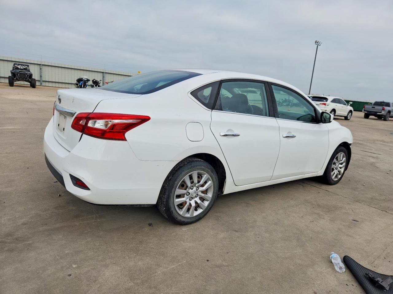2018 Nissan Sentra S - Фото 3