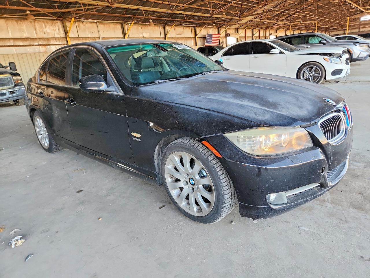 2010 BMW 335 Xi - Image 4