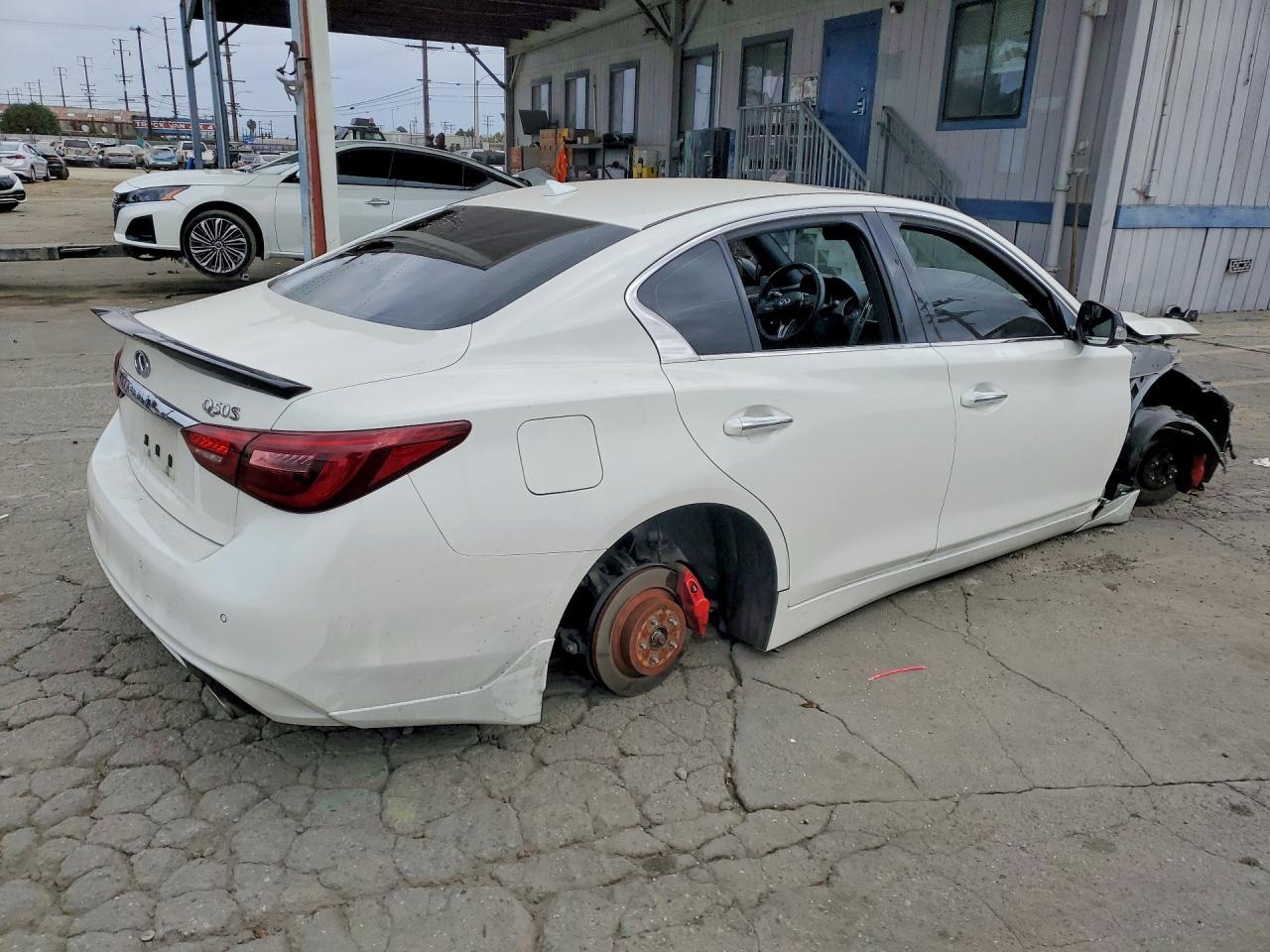 2018 Infiniti Q50 Red Sport 400 - Фото 3