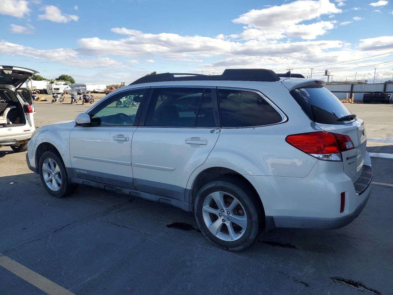 2013 Subaru Outback 2.5I Limited - Image 2