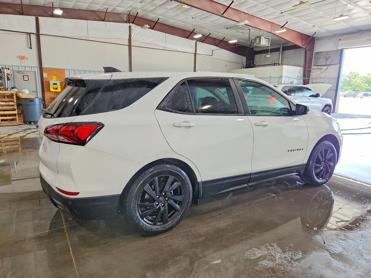 2023 Chevrolet Equinox Ls - Image 3