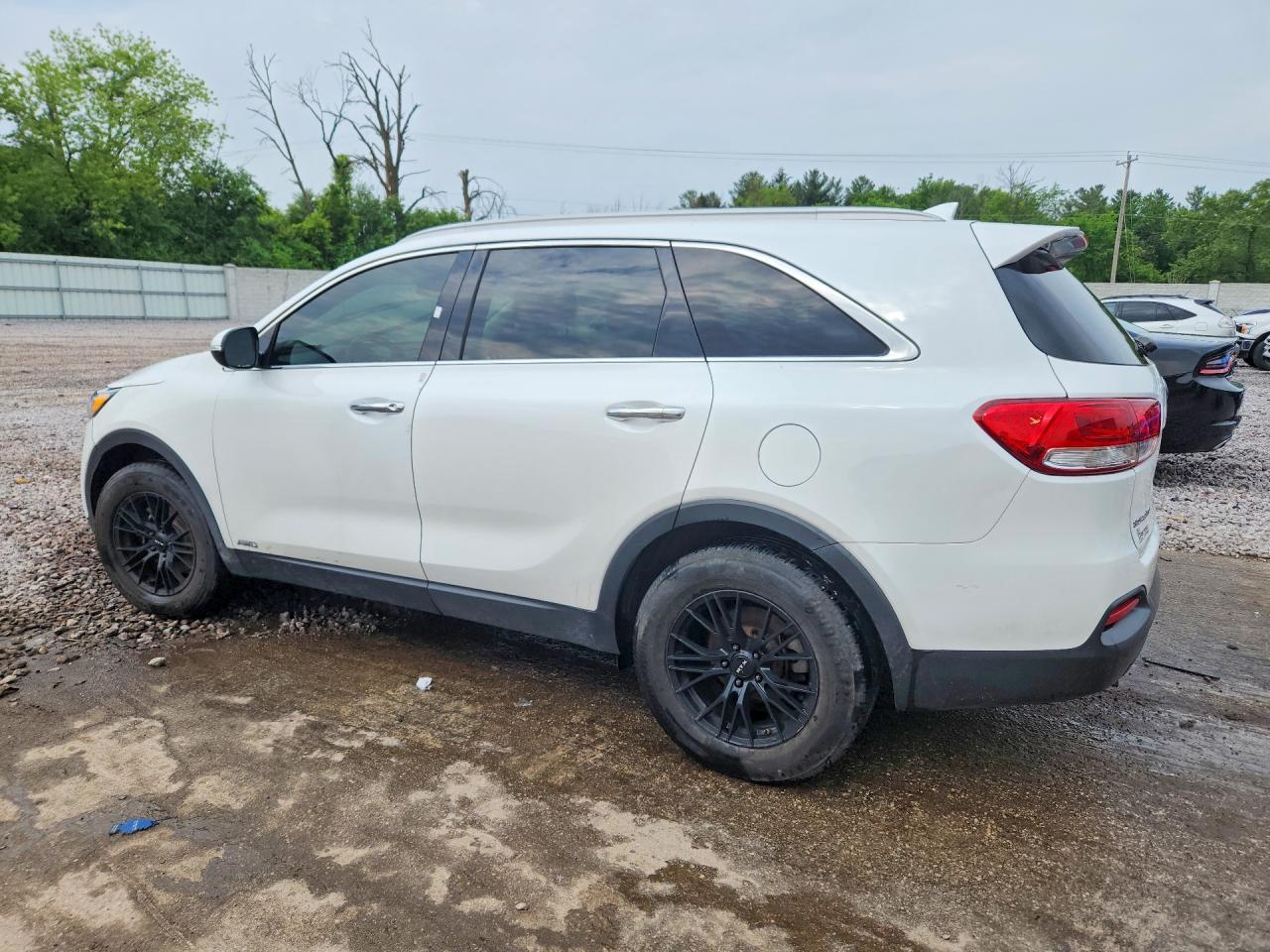 2017 Kia Sorento Lx - Image 2