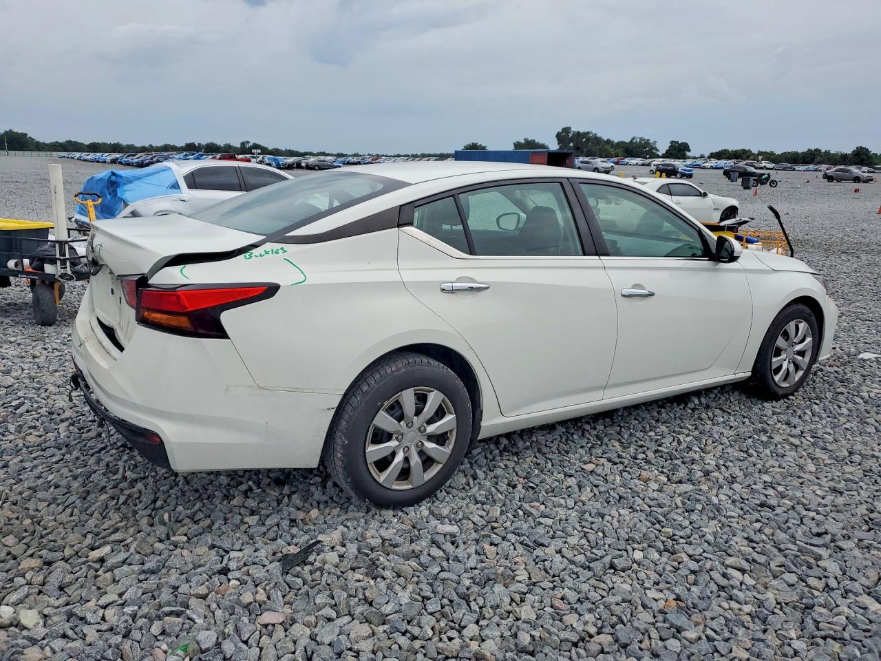 2023 Nissan Altima S - Image 3