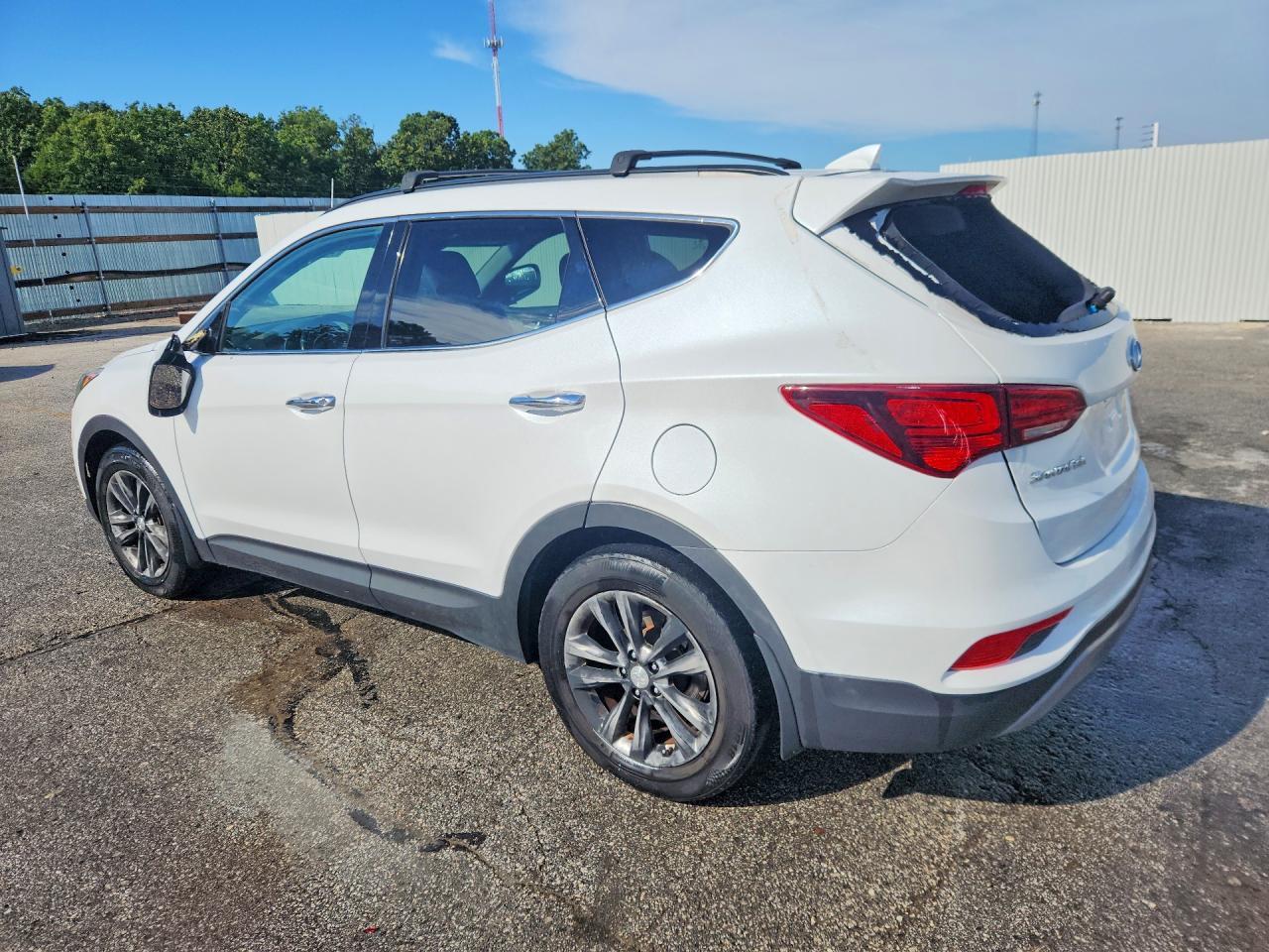 2018 Hyundai Santa Fe Sport 2.0T - Фото 2