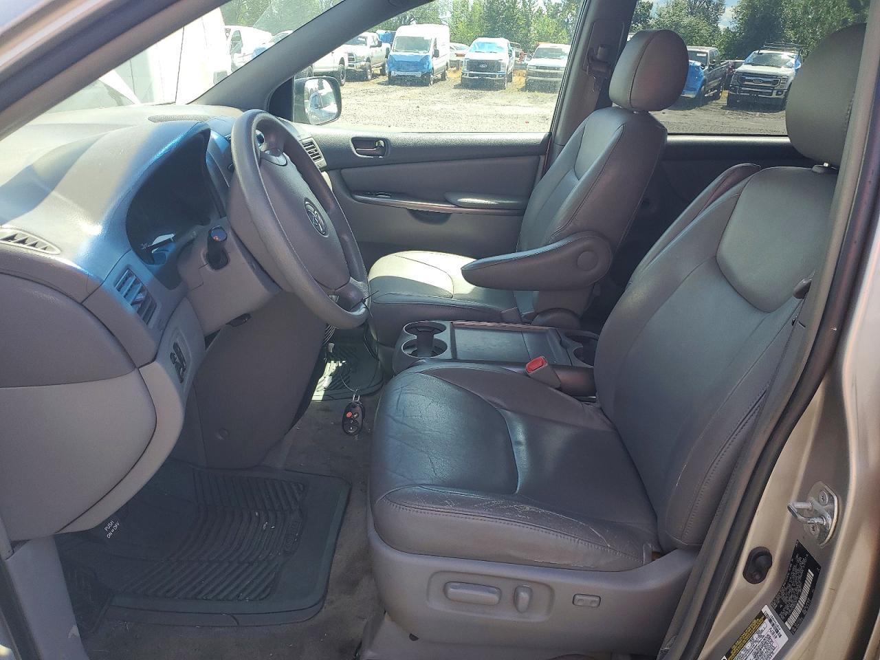 2006 Toyota Sienna Le 7 Passenger - Фото 7