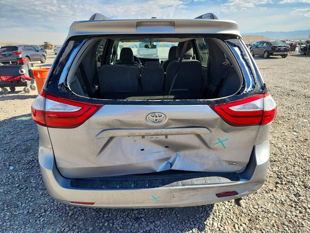 2015 Toyota Sienna Le - Image 6
