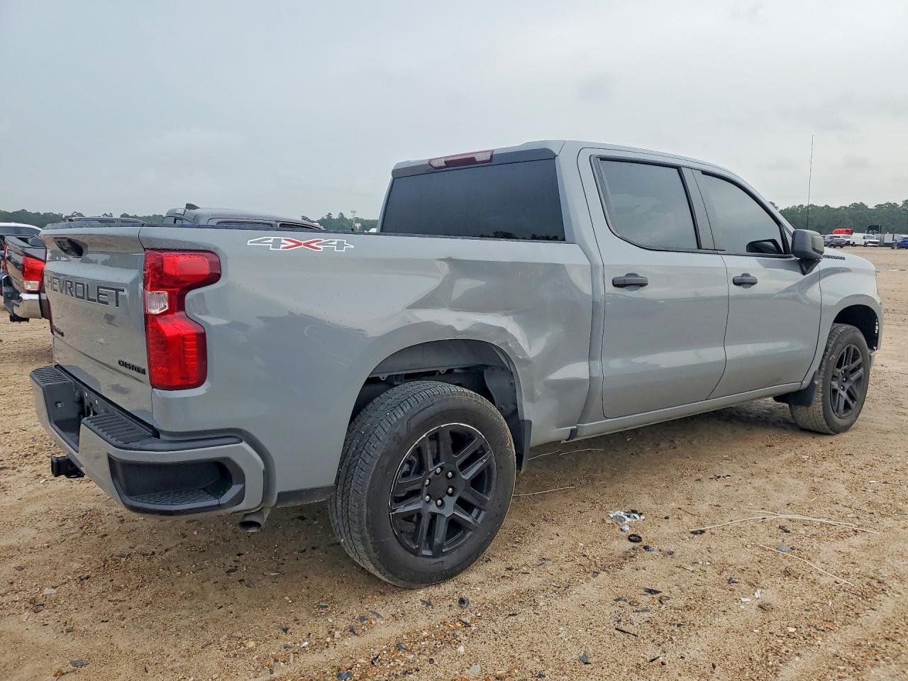 2024 Chevrolet Silverado K1500 Custom - Фото 3