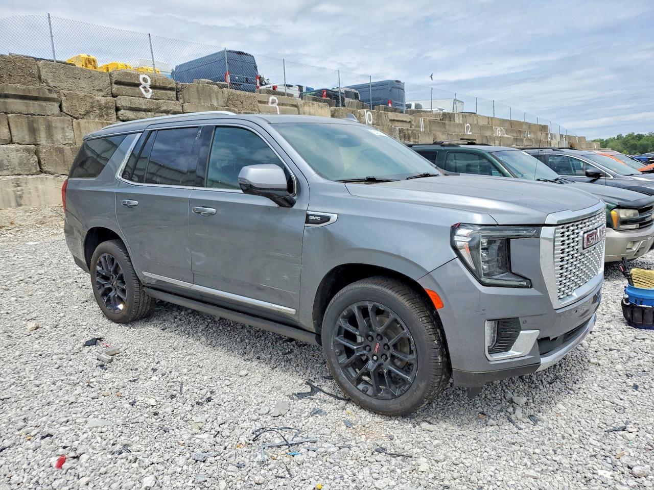 2022 GMC Yukon Denali - Фото 4