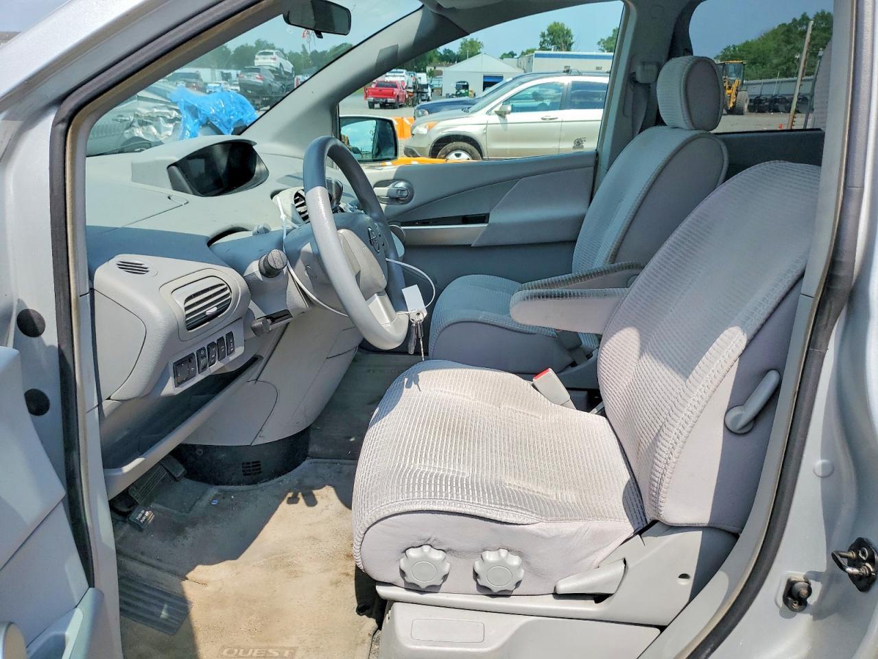2004 Nissan Quest 3.5 S - Фото 7