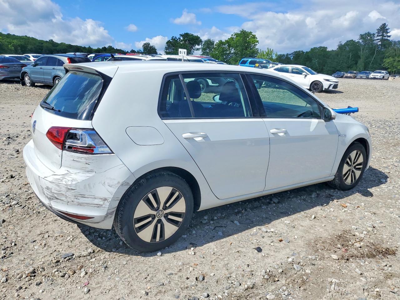 2016 Volkswagen E-Golf Se - Image 3