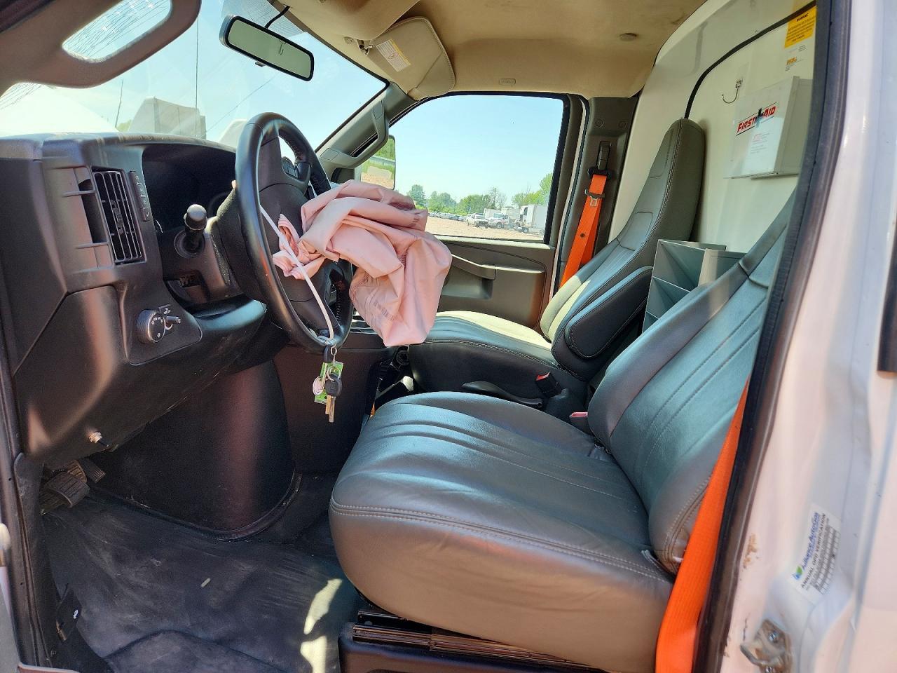 2024 GMC Savana Cutaway G3500 - Фото 7