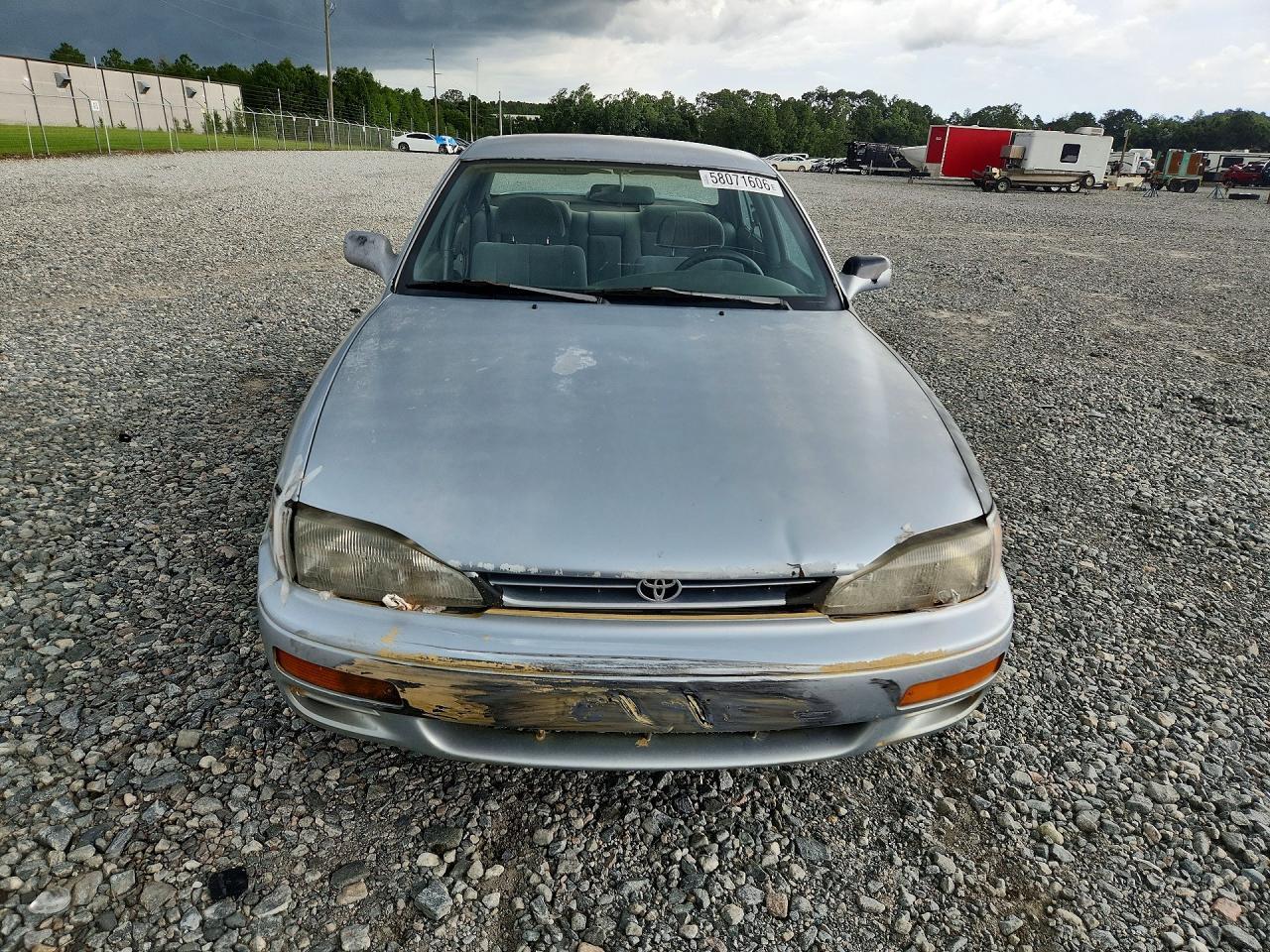 1995 Toyota Camry Le - Image 5