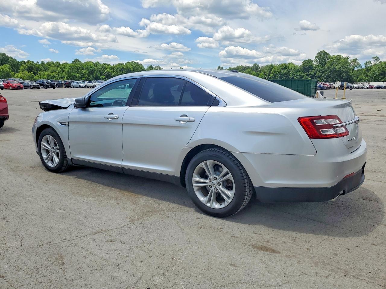 2015 Ford Taurus Se - Фото 2