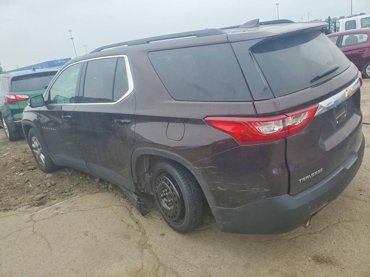 2021 Chevrolet Traverse Lt - Фото 2