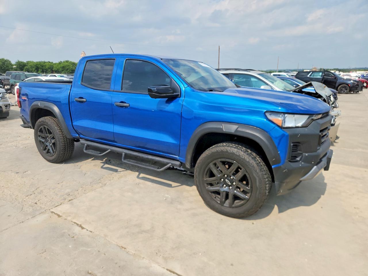 2023 Chevrolet Colorado Trail Boss - Фото 4