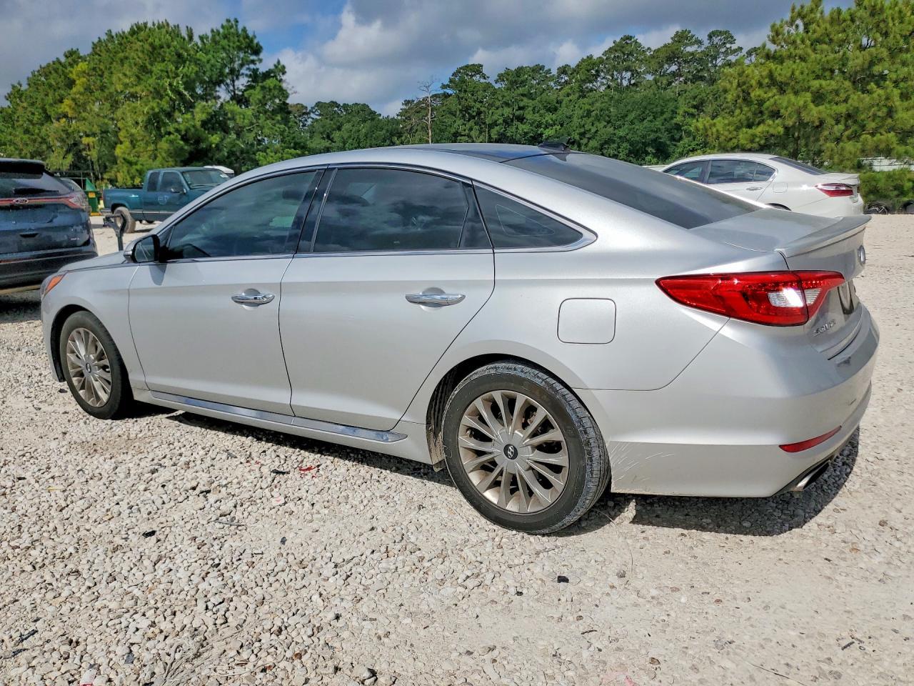 2015 Hyundai Sonata Limited - Image 2