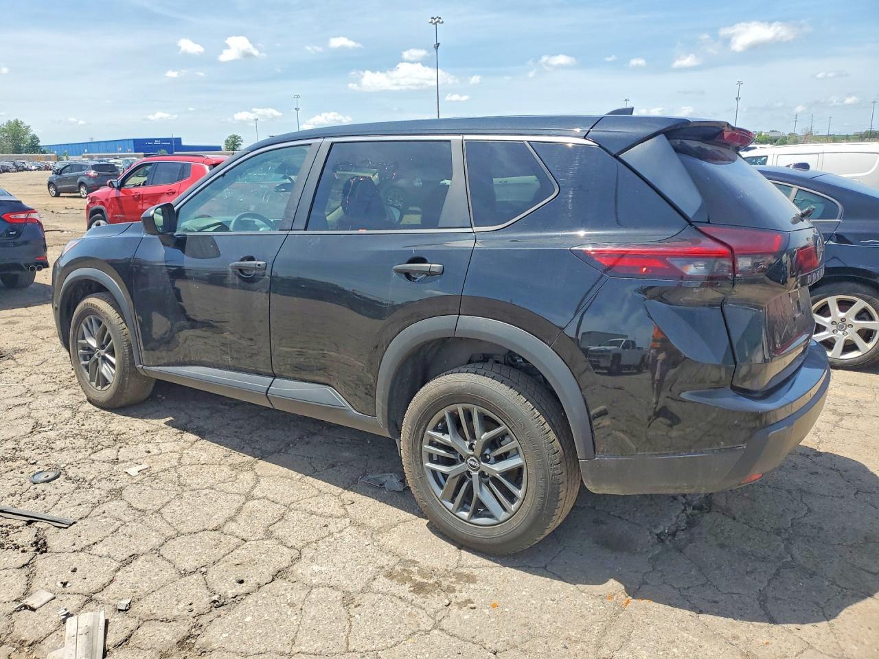 2024 Nissan Rogue S - Фото 2