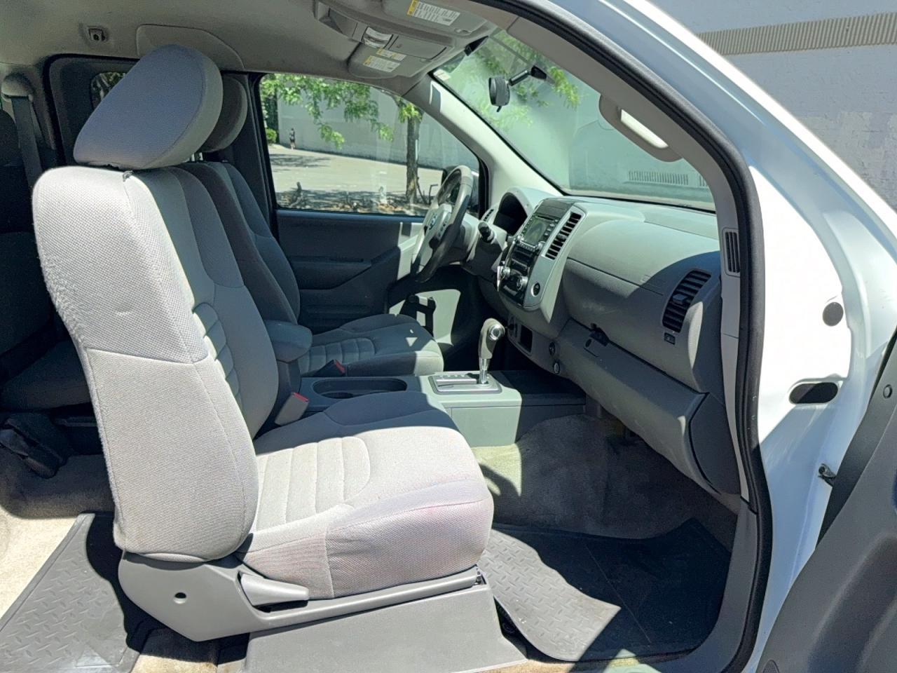 2017 Nissan Frontier S - Image 5