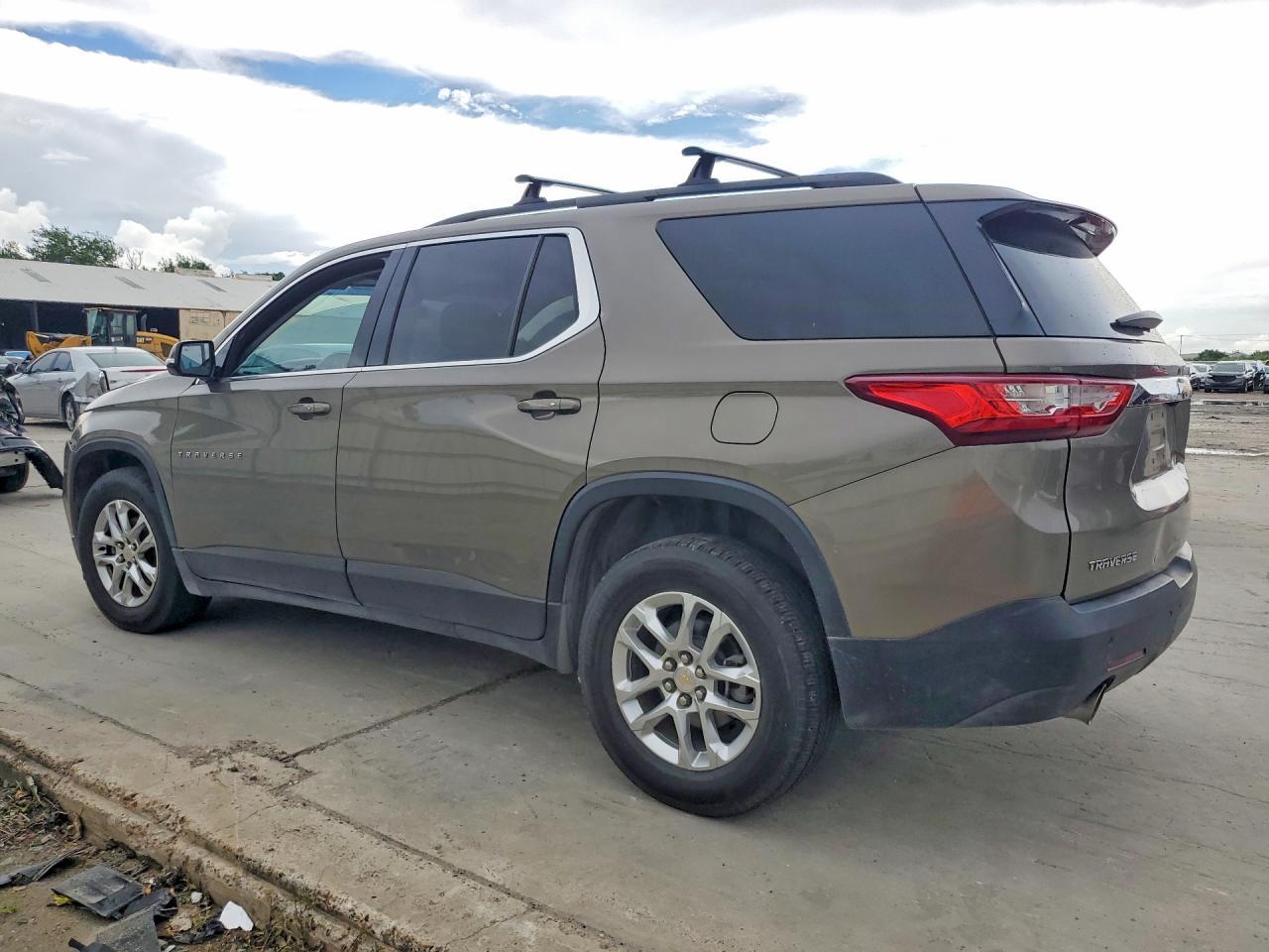 2020 Chevrolet Traverse Lt - Image 2