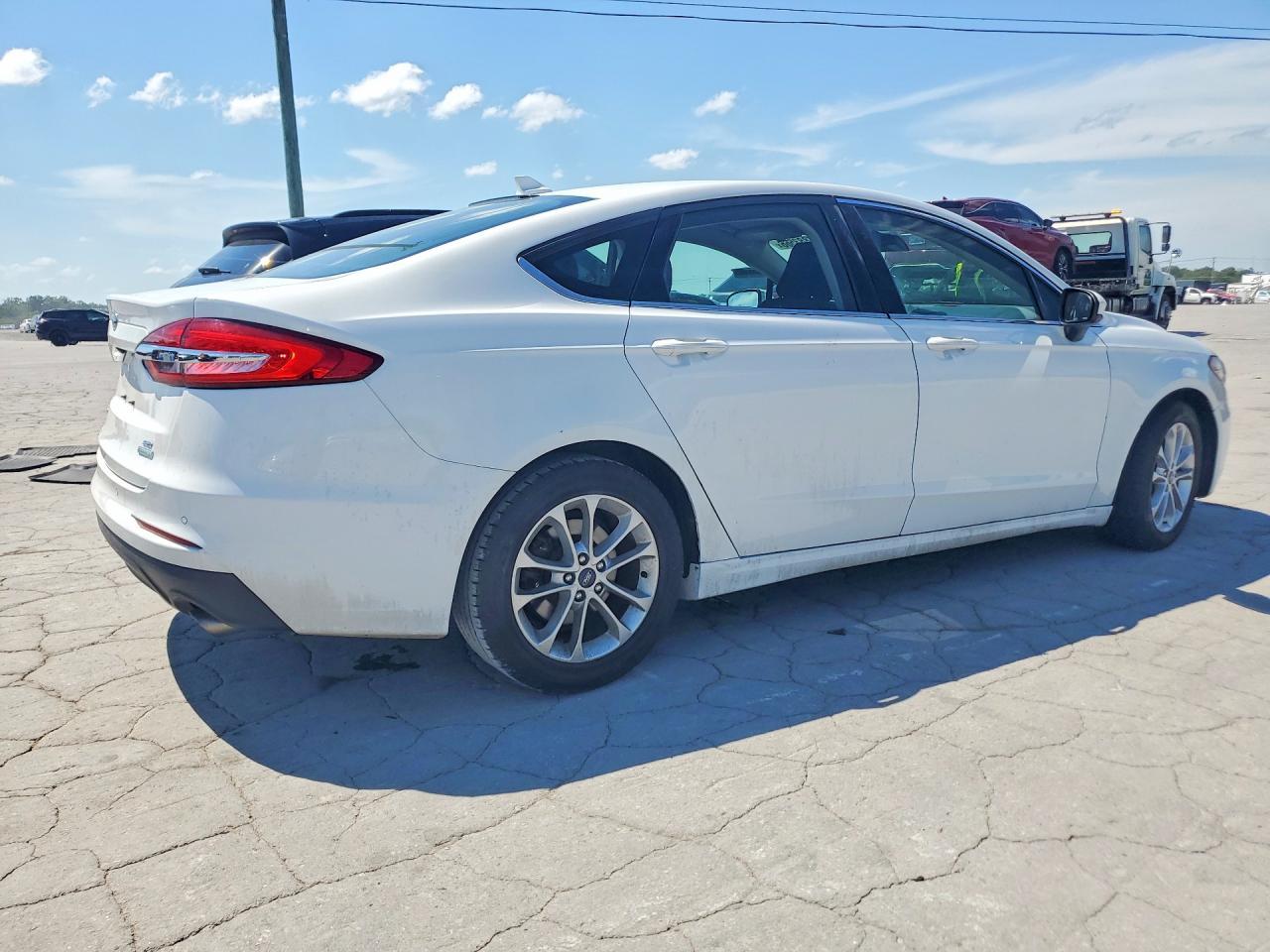 2020 Ford Fusion Se - Фото 3