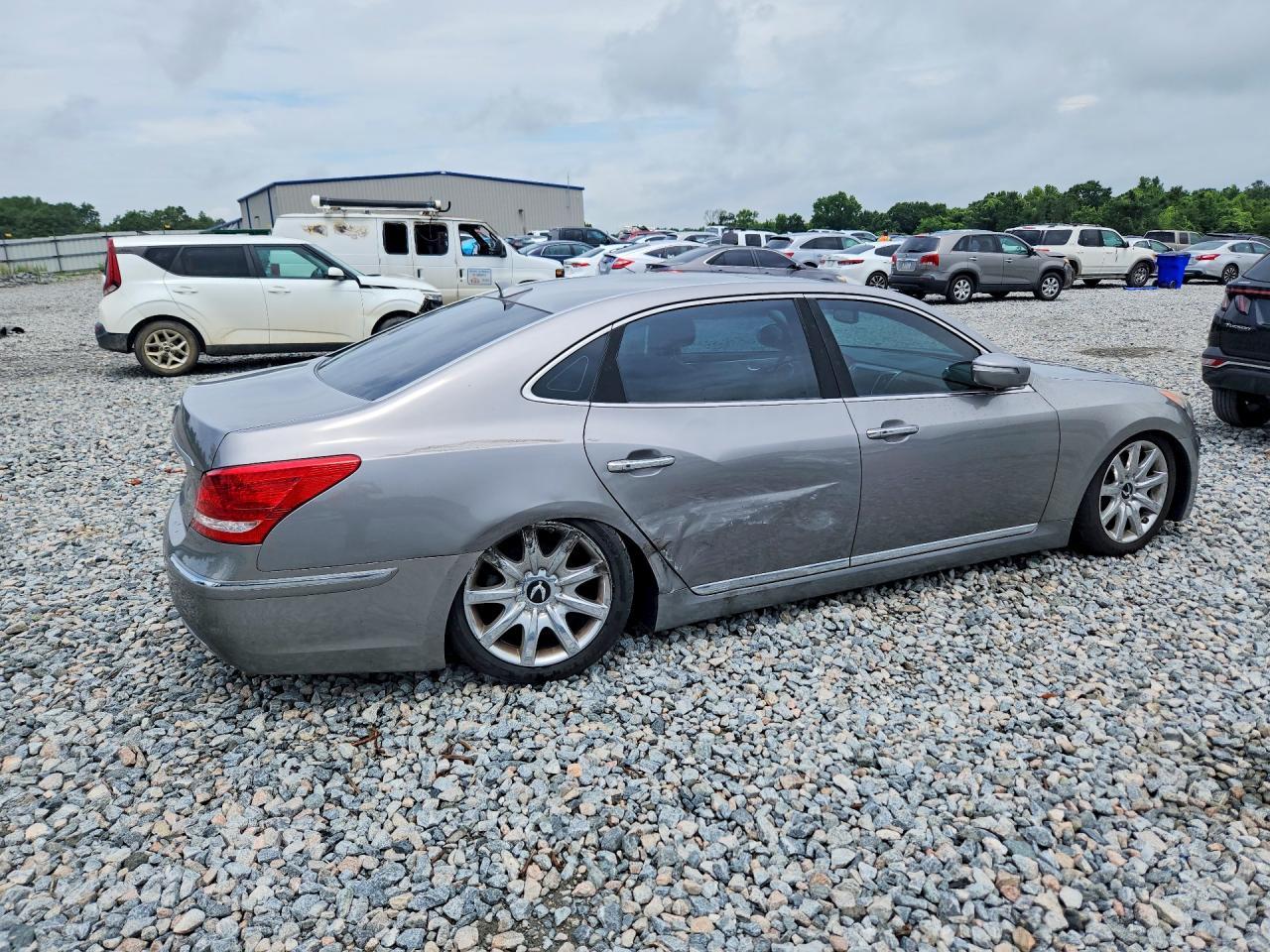 2011 Hyundai Equus Signature - Фото 3