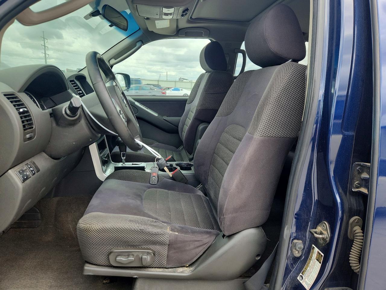 2009 Nissan Pathfinder S - Image 7
