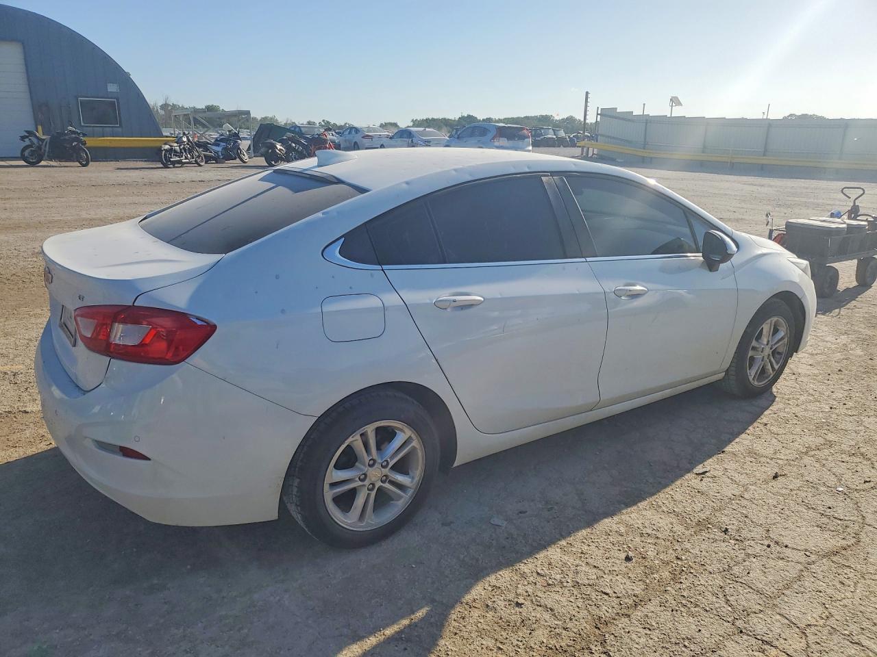 2017 Chevrolet Cruze Lt - Фото 3