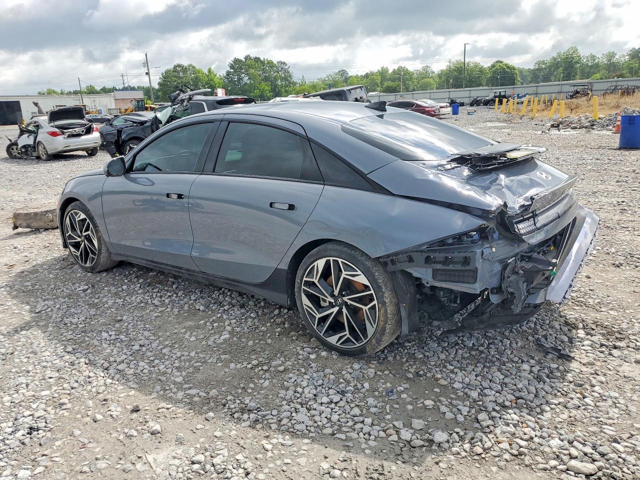 2023 Hyundai Ioniq 6 Limited - Image 2