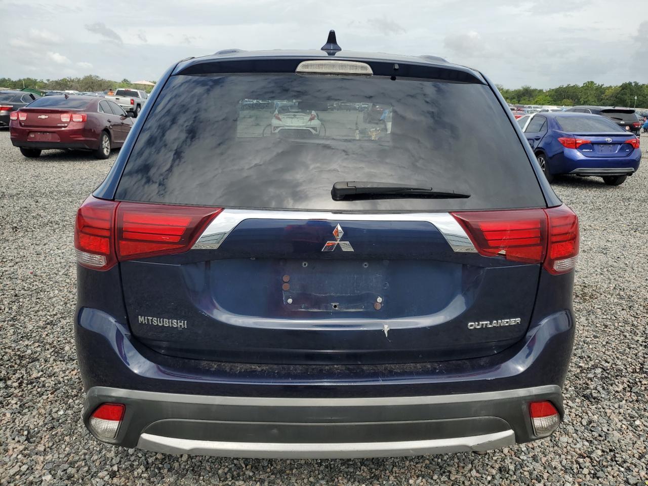 2018 Mitsubishi Outlander Es - Image 6