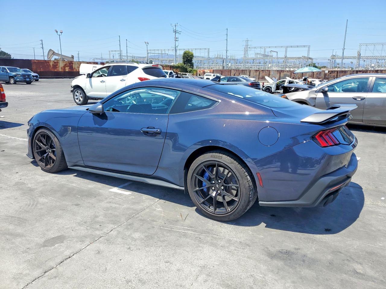 2025 Ford Mustang Dark Horse - Фото 2