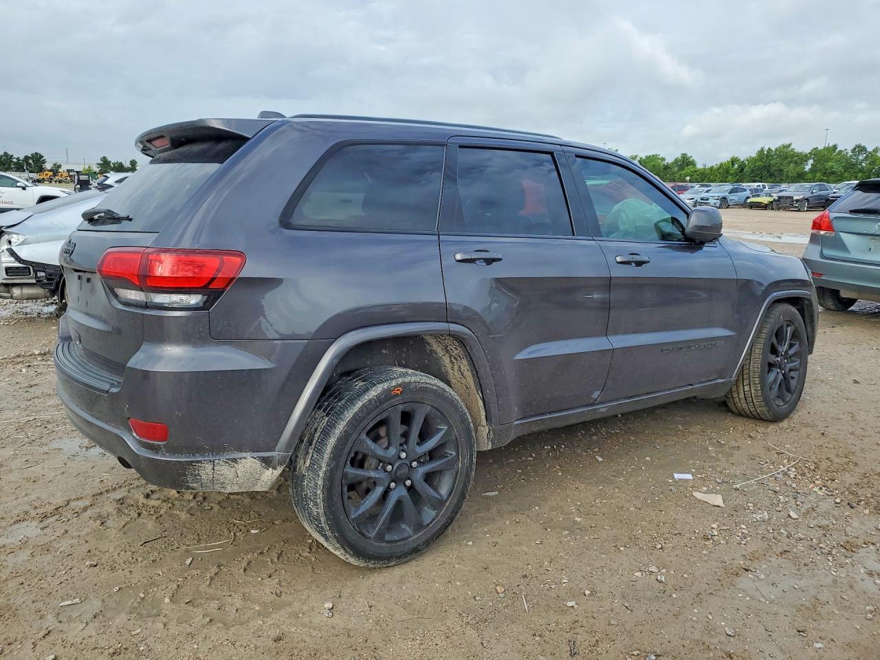 2020 Jeep Grand Cherokee Laredo - Фото 3