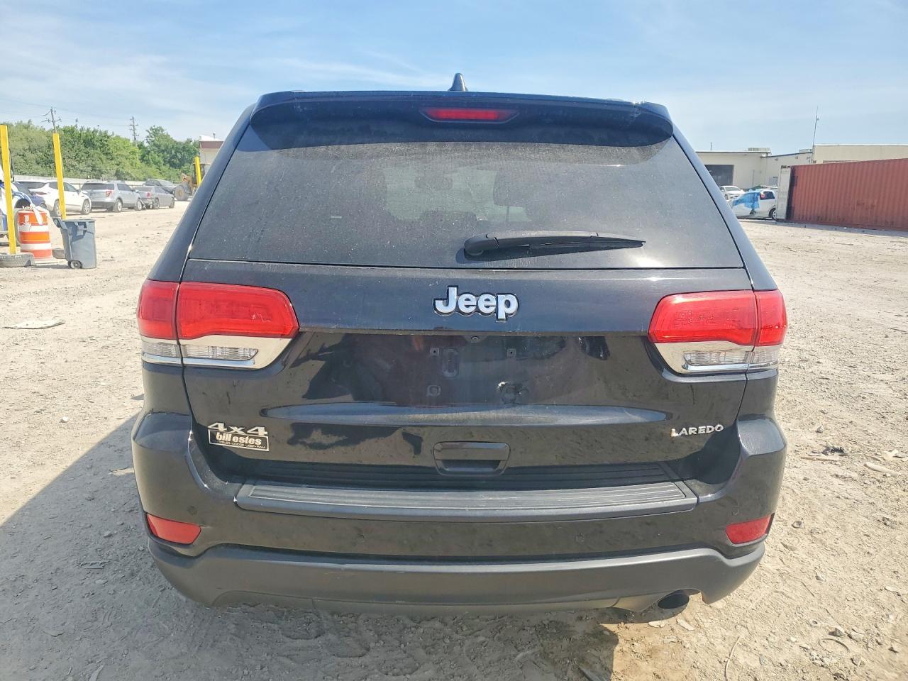 2017 Jeep Grand Cherokee Laredo - Image 6