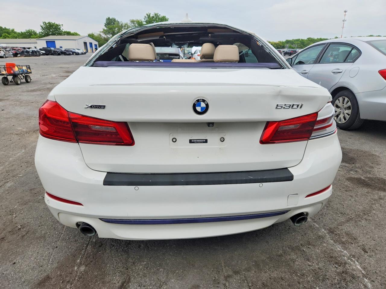 2019 BMW 530 Xi - Image 6