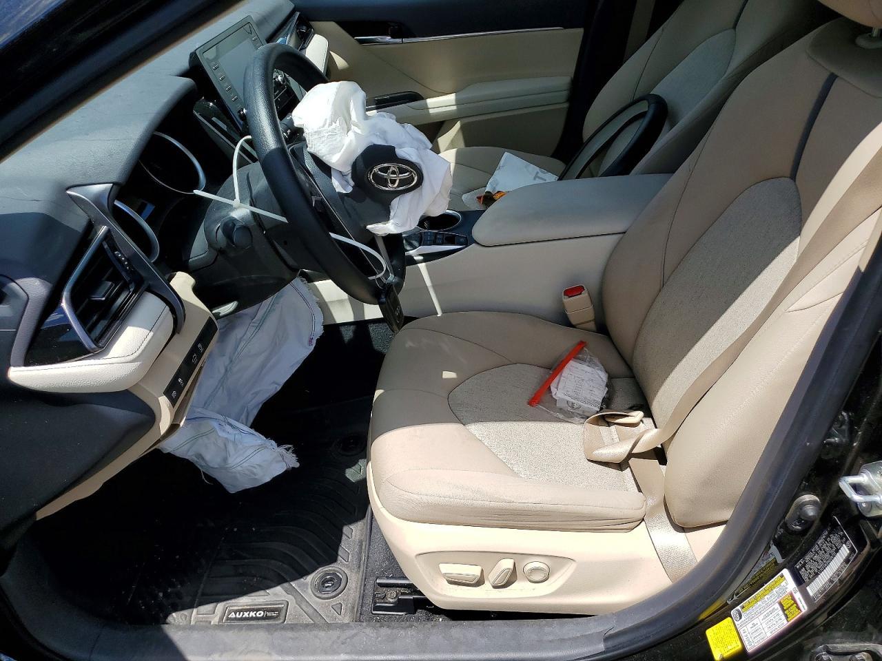 2021 Toyota Camry Le - Фото 7