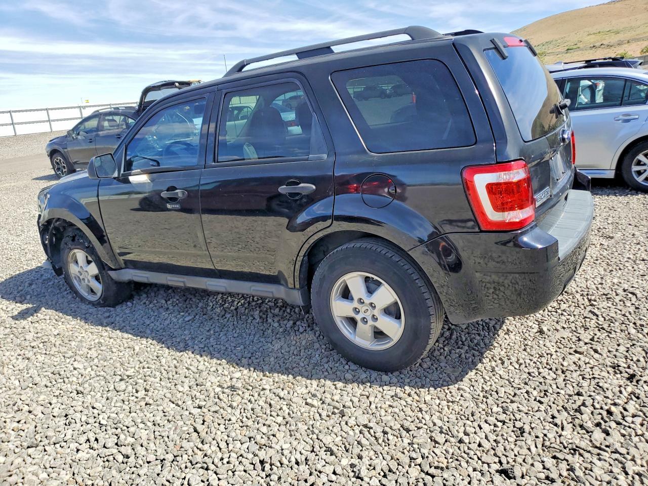 2010 Ford Escape Xlt - Image 2