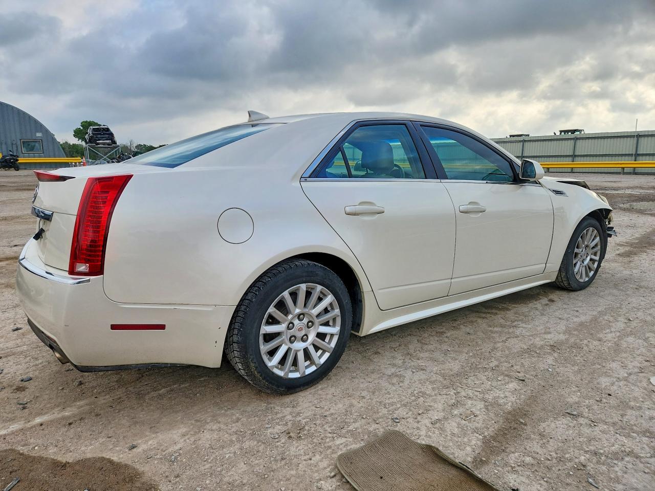 2010 Cadillac Cts Luxury Collection - Image 3