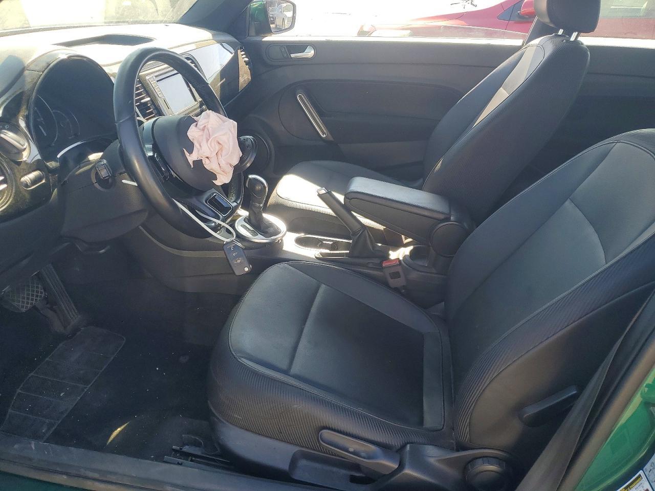 2018 Volkswagen Beetle S - Фото 7